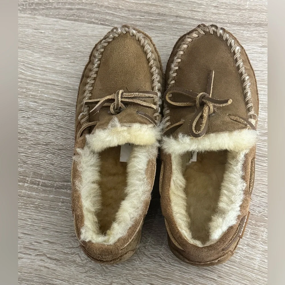 LL Bean Kids 1 Chestnut Wicked Good Moccasins Sheepskin Slippers